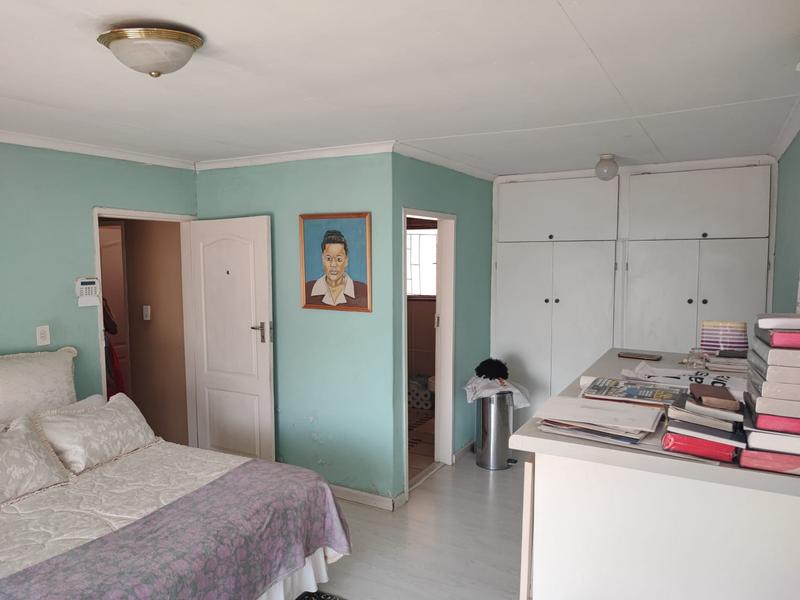 4 Bedroom Property for Sale in Glen Austin Gauteng