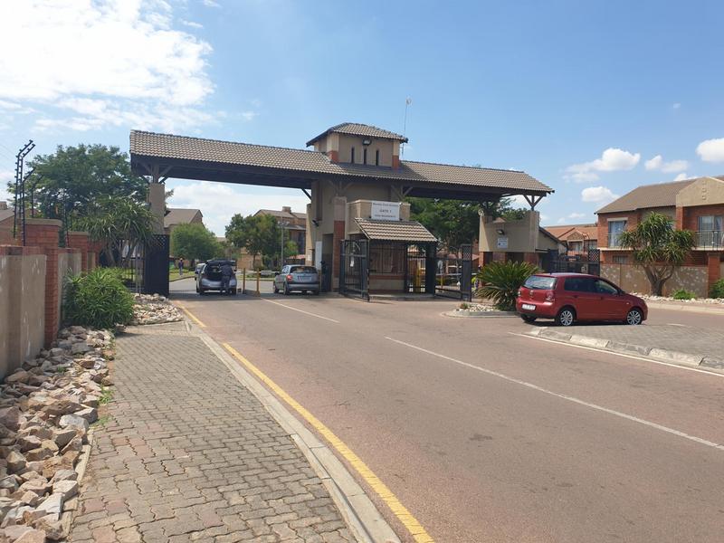 2 Bedroom Property for Sale in Karenpark Gauteng