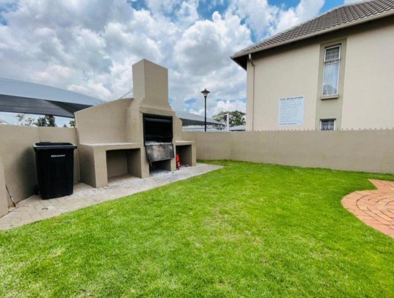 1 Bedroom Property for Sale in Klippoortje Gauteng