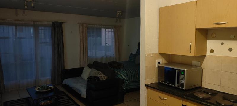 1 Bedroom Property for Sale in Klippoortje Gauteng