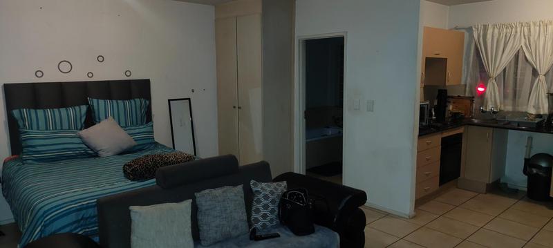 1 Bedroom Property for Sale in Klippoortje Gauteng