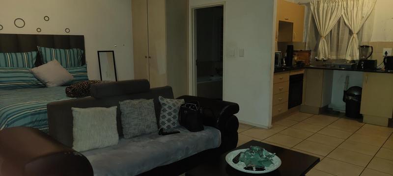 1 Bedroom Property for Sale in Klippoortje Gauteng