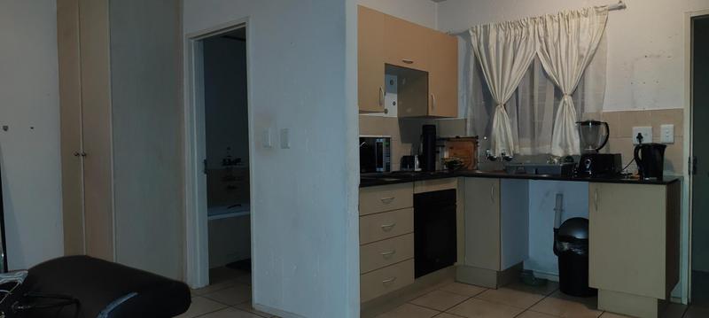 1 Bedroom Property for Sale in Klippoortje Gauteng