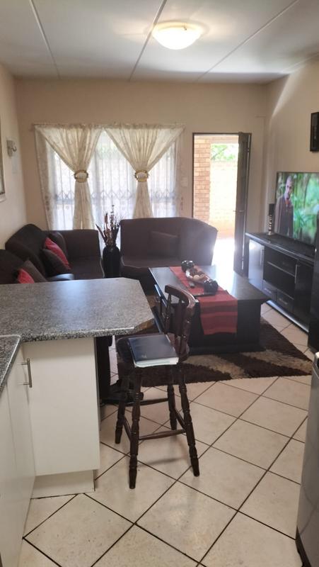 2 Bedroom Property for Sale in Klippoortje Gauteng