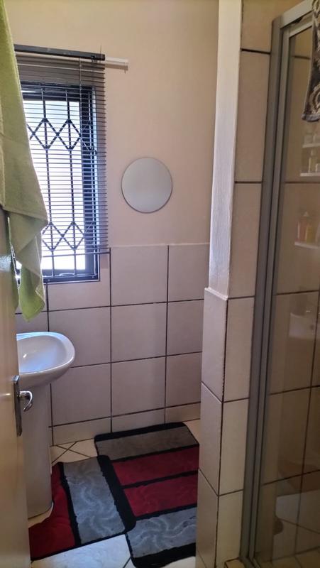 2 Bedroom Property for Sale in Klippoortje Gauteng