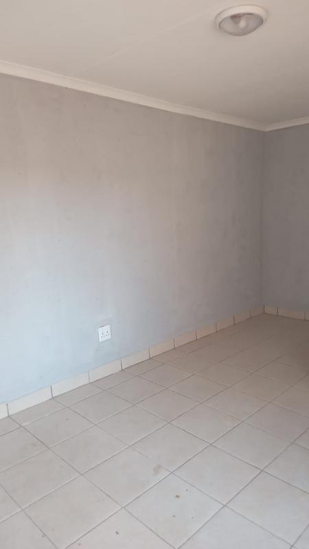 To Let 1 Bedroom Property for Rent in Palm Ridge Gauteng