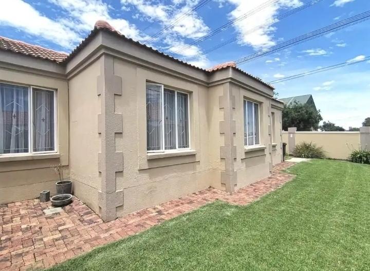 3 Bedroom Property for Sale in Elandspark Gauteng