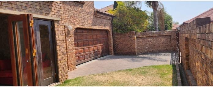 4 Bedroom Property for Sale in North Riding Gauteng