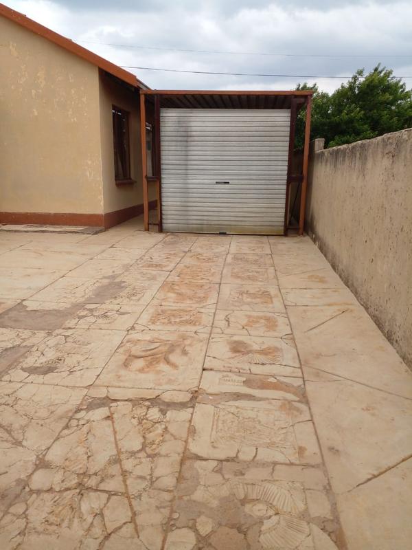 3 Bedroom Property for Sale in Mohlakeng Gauteng