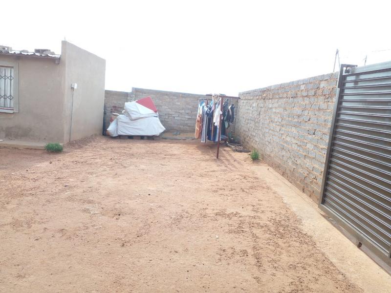 1 Bedroom Property for Sale in Mohlakeng Gauteng