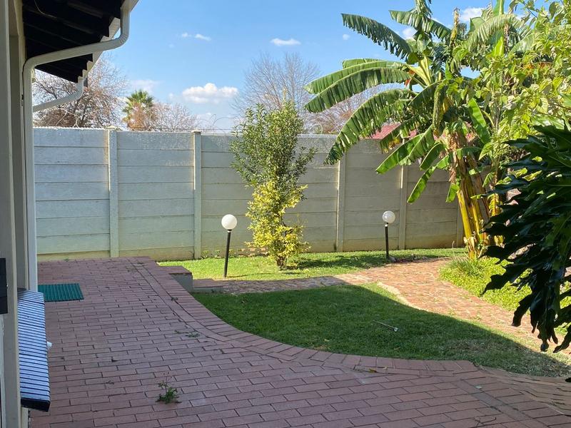 9 Bedroom Property for Sale in Blairgowrie Gauteng