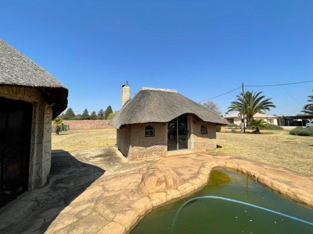 3 Bedroom Property for Sale in Loumarina A H Gauteng