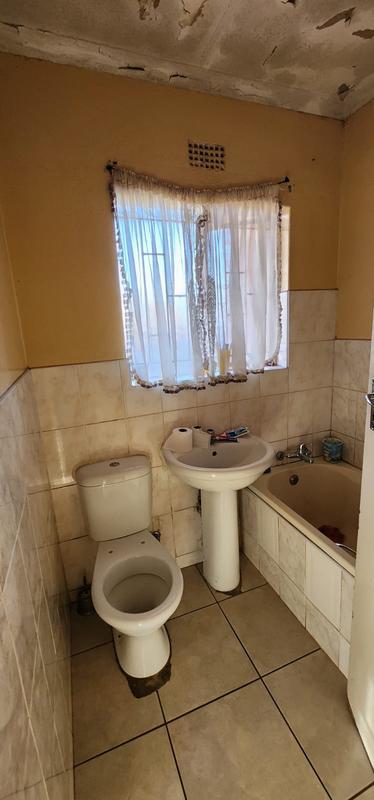 2 Bedroom Property for Sale in Toekomsrus Gauteng