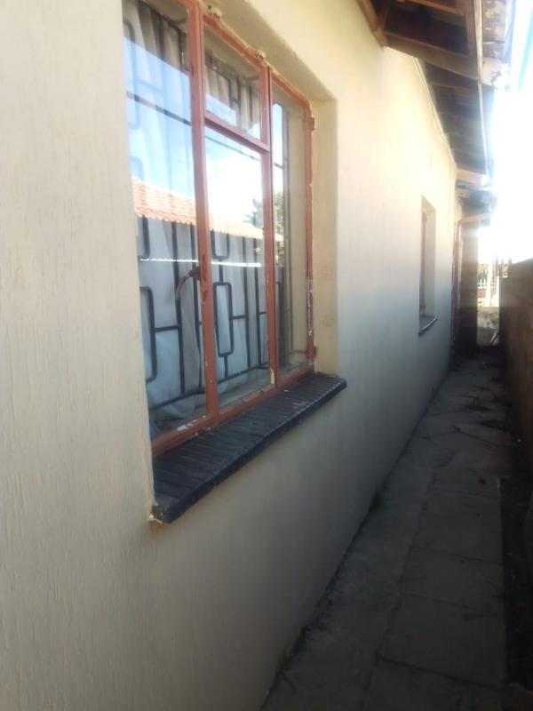 2 Bedroom Property for Sale in Moroka Gauteng