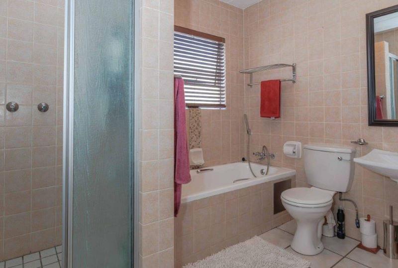 3 Bedroom Property for Sale in Dowerglen Gauteng