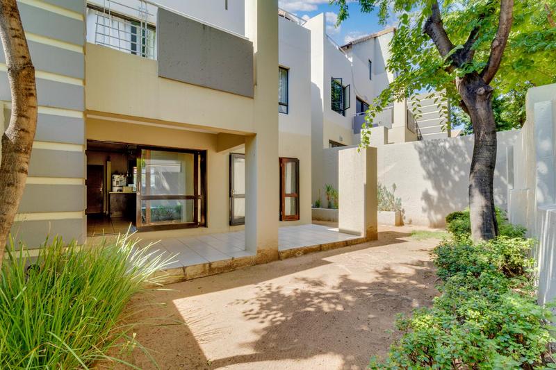 1 Bedroom Property for Sale in Lonehill Gauteng