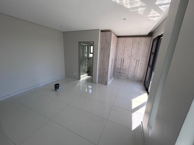 5 Bedroom Property for Sale in Six Fountains Estate Gauteng