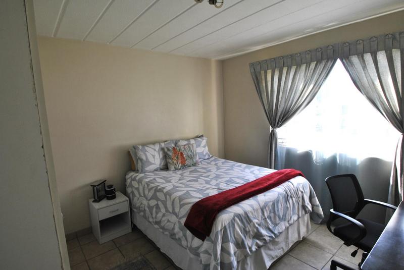 2 Bedroom Property for Sale in Verwoerdpark Gauteng