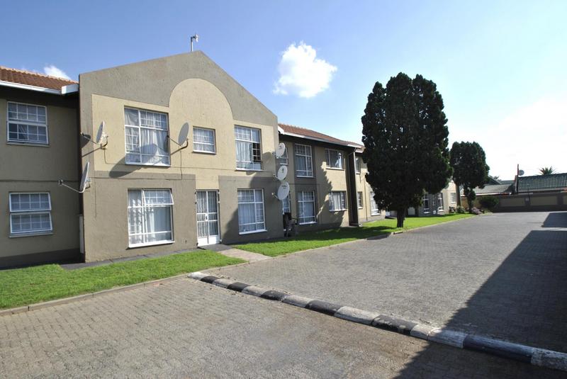 2 Bedroom Property for Sale in Verwoerdpark Gauteng