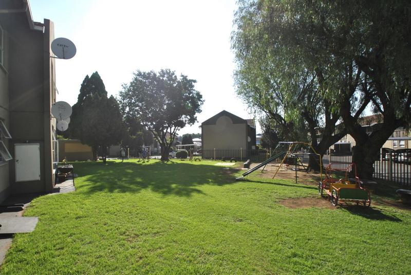 2 Bedroom Property for Sale in Verwoerdpark Gauteng