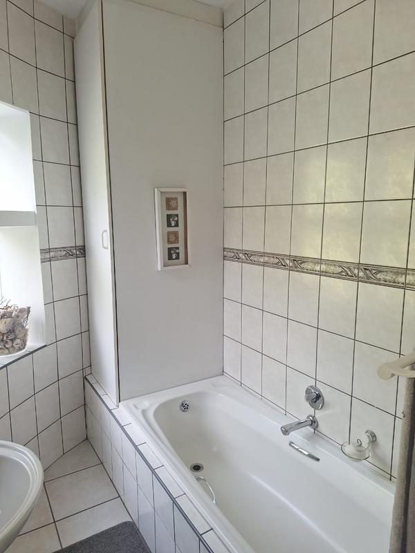 5 Bedroom Property for Sale in Eldoglen Gauteng