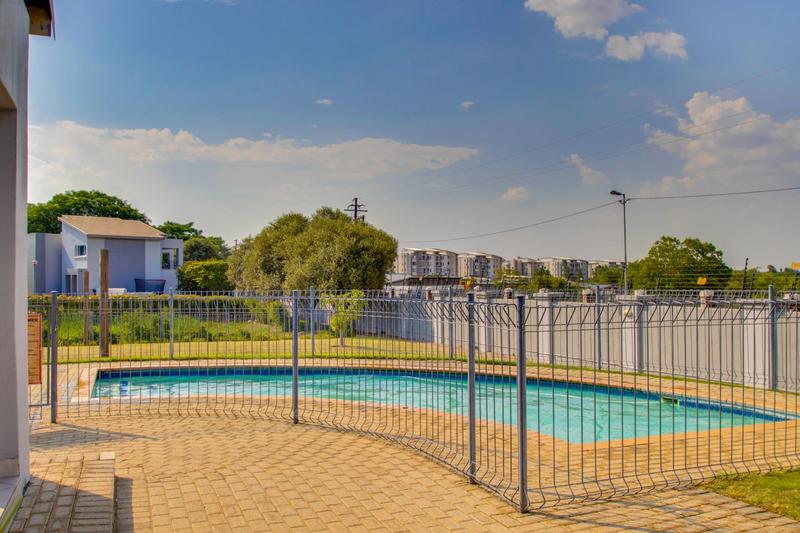 2 Bedroom Property for Sale in Broadacres Gauteng