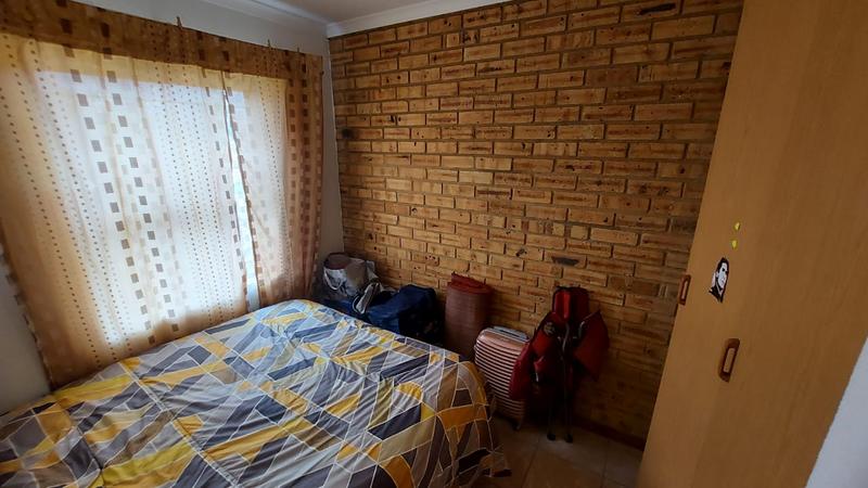 2 Bedroom Property for Sale in Finsbury Gauteng