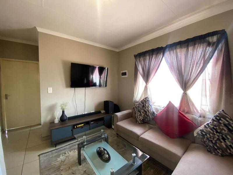 2 Bedroom Property for Sale in Fleurhof Gauteng