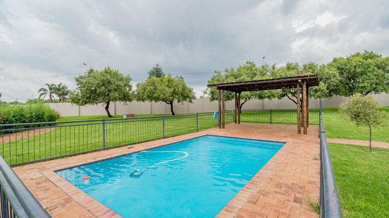 1 Bedroom Property for Sale in Jackal Creek Golf Estate Gauteng