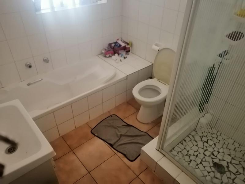 2 Bedroom Property for Sale in Vorna Valley Gauteng