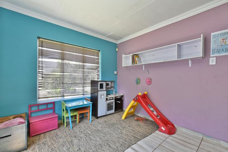6 Bedroom Property for Sale in Glenanda Gauteng