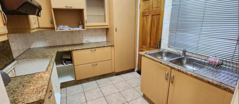 5 Bedroom Property for Sale in Laudium Gauteng