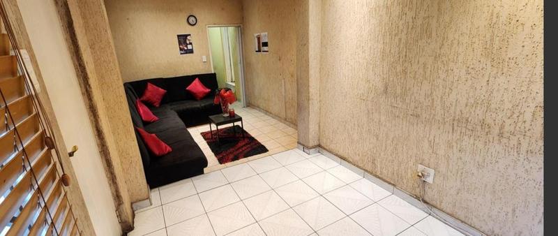 5 Bedroom Property for Sale in Laudium Gauteng