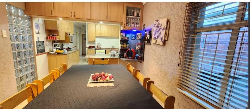 5 Bedroom Property for Sale in Laudium Gauteng