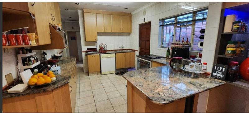 5 Bedroom Property for Sale in Laudium Gauteng