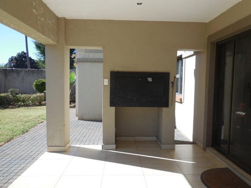 4 Bedroom Property for Sale in Annlin Gauteng