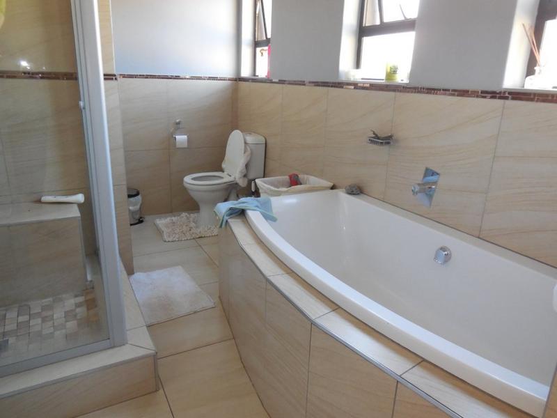 4 Bedroom Property for Sale in Annlin Gauteng