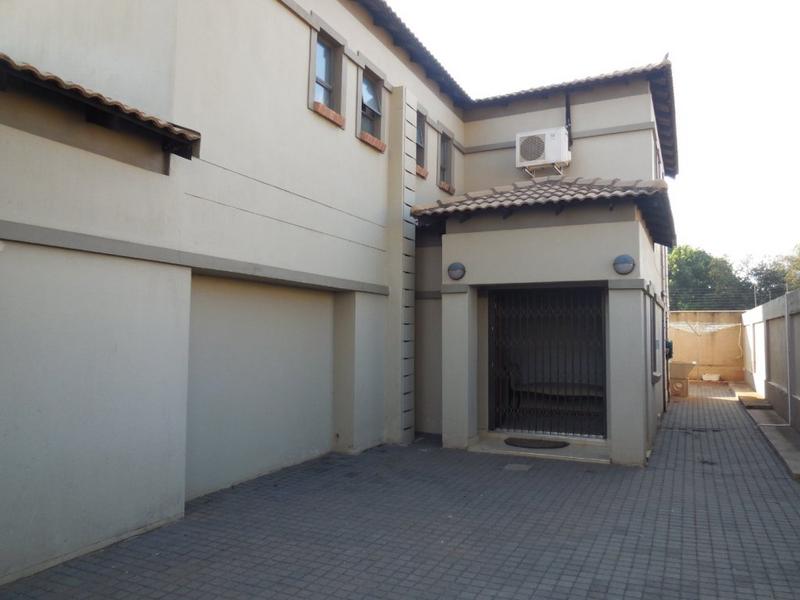 4 Bedroom Property for Sale in Annlin Gauteng