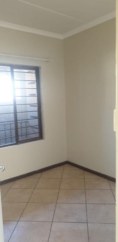 2 Bedroom Property for Sale in Erand Gardens Gauteng