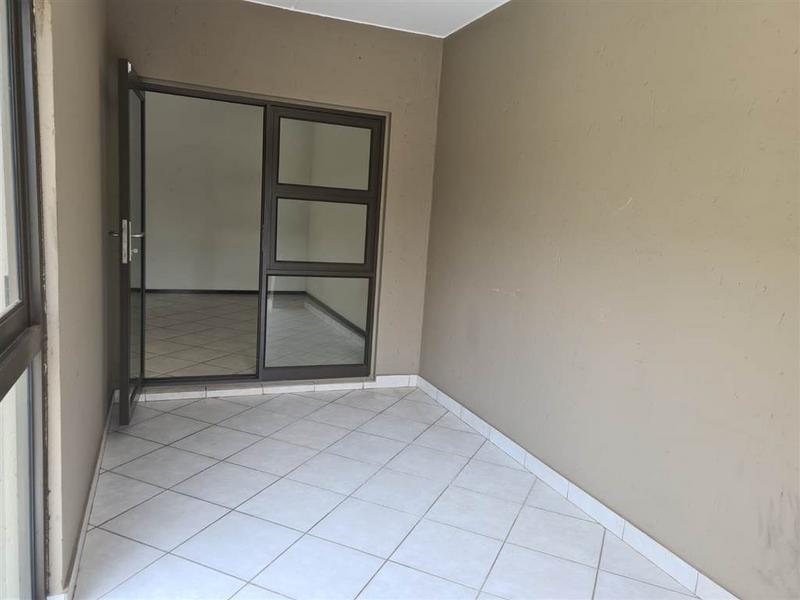 To Let 2 Bedroom Property for Rent in Goedeburg Gauteng