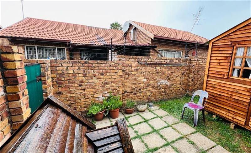 2 Bedroom Property for Sale in Terenure Gauteng