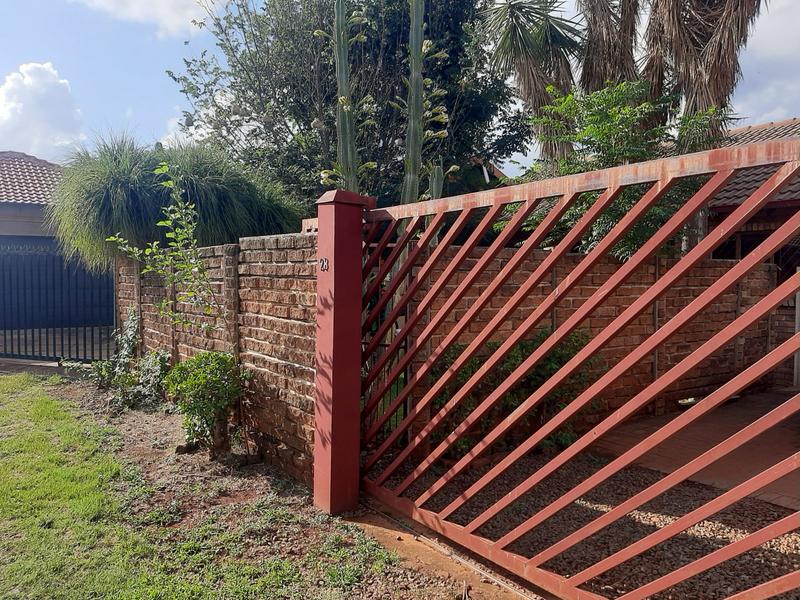 2 Bedroom Property for Sale in Chantelle Gauteng