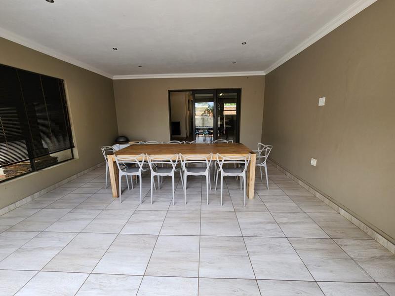 5 Bedroom Property for Sale in Raslouw Gardens Gauteng