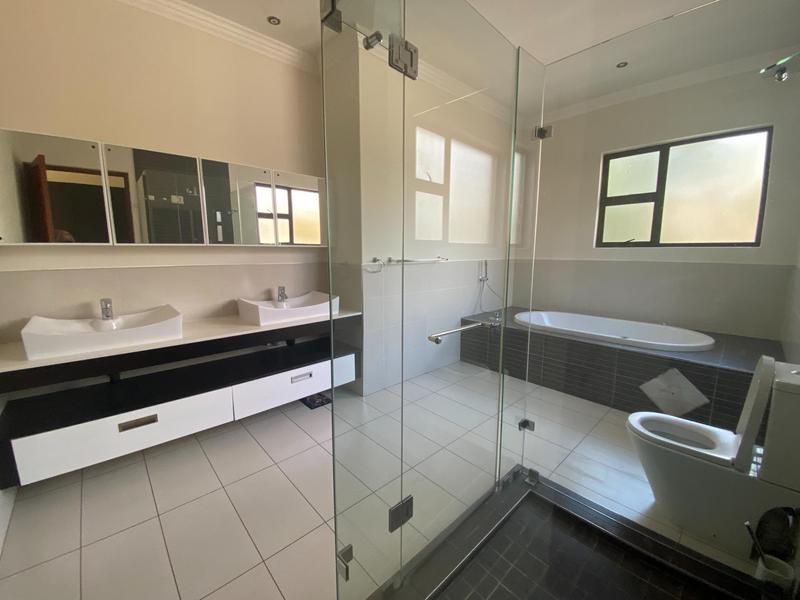 To Let 3 Bedroom Property for Rent in Sandown Gauteng