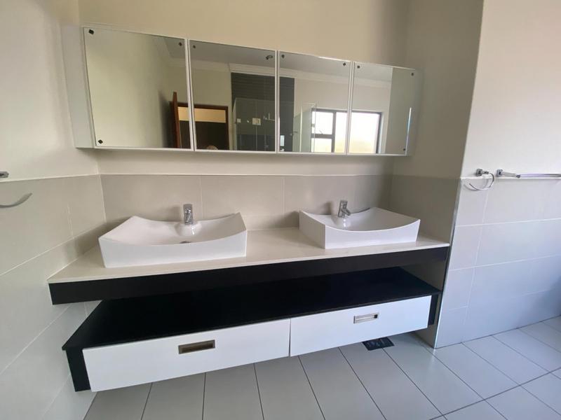 To Let 3 Bedroom Property for Rent in Sandown Gauteng