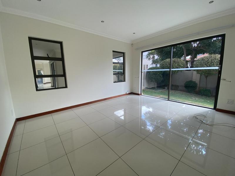 To Let 3 Bedroom Property for Rent in Sandown Gauteng