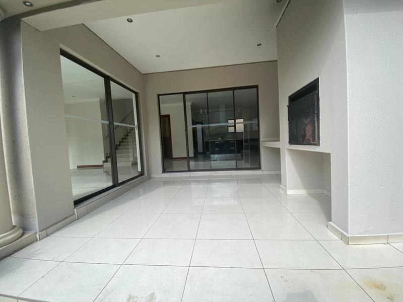 To Let 3 Bedroom Property for Rent in Sandown Gauteng