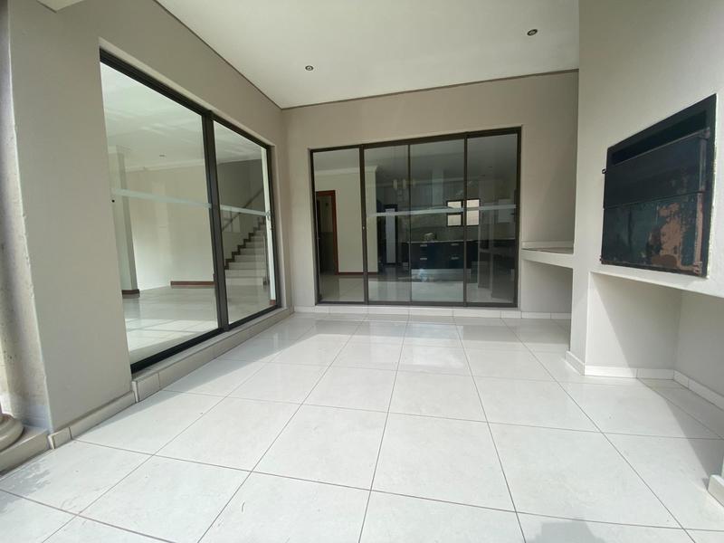 To Let 3 Bedroom Property for Rent in Sandown Gauteng