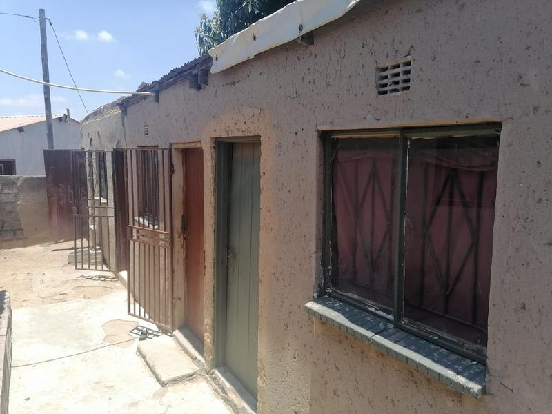 7 Bedroom Property for Sale in Kaalfontein Gauteng
