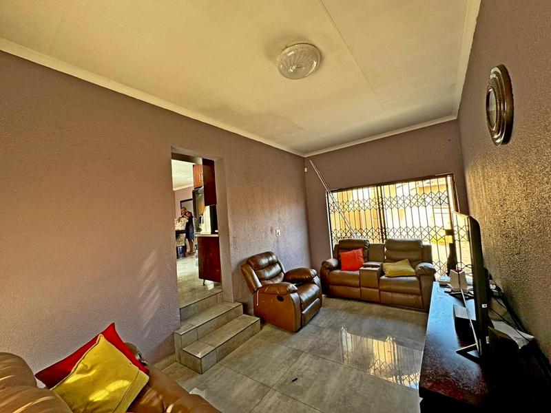 3 Bedroom Property for Sale in Birchleigh North Gauteng